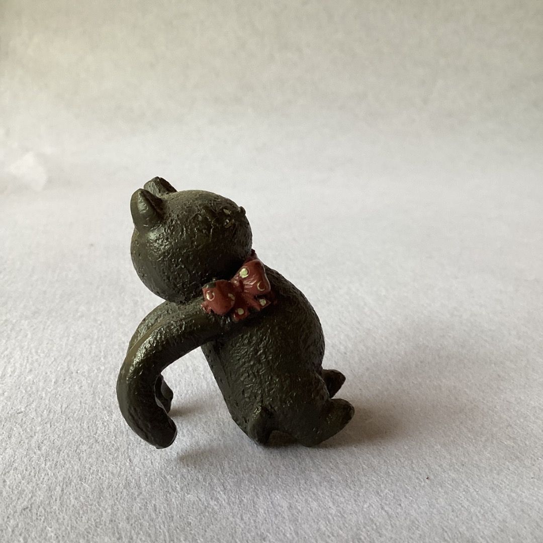 Black cat pot/cup hanger (Category: Other Kitchenware & Tableware) located in Davao. Submitted by eclectic1925 (Listing ID 1345087774, Image 3). Description: First to pay.