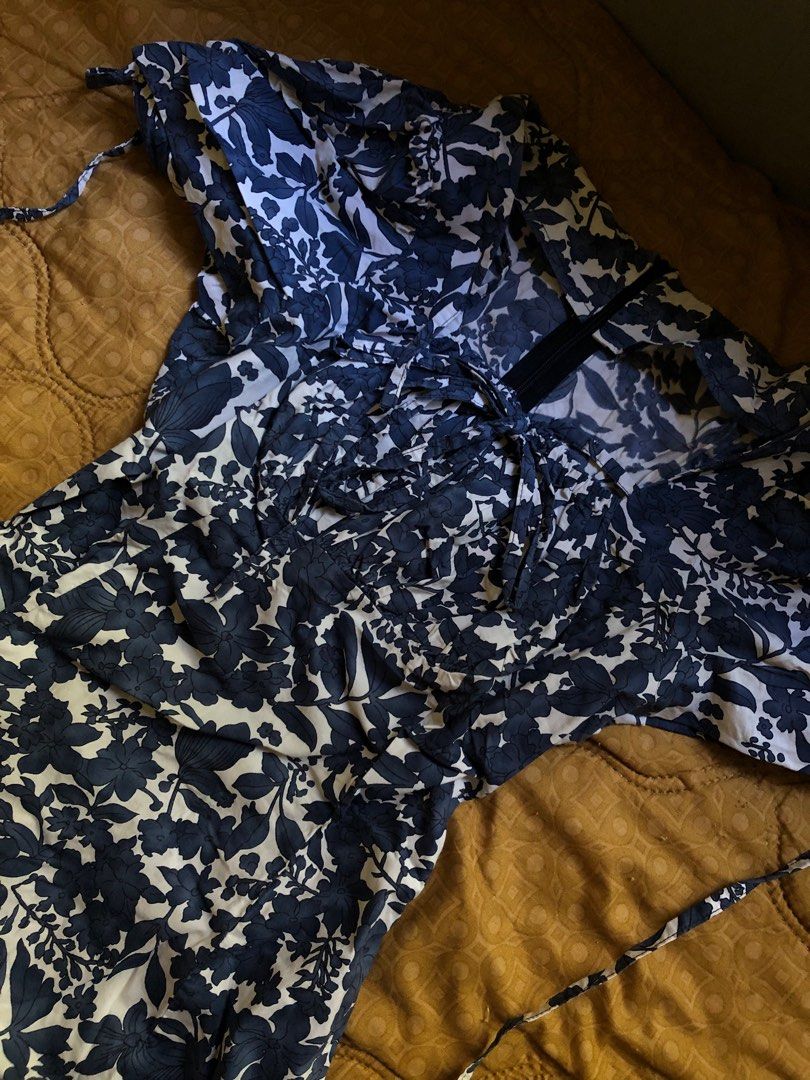 Blue Floral Dress (Category: Dresses) located in Iriga City. Submitted by lovedeverything (Listing ID 1344985662, Image 3). Description: ⊹₊⟡⋆ PRELOVED CLOTHES ⊹₊⟡⋆ 🏷️ 200.00 Size: S-M MOP: Gcash or Bank Transfer Location: Iriga City, Camarines Sur Shipping Courier: JNT or LBC Strictly no cancellation. Payment first basis. Shipping fee should be handled by the buyer. No to bugos buyer please! 🙏🏻🧿 #prelovedclothes .