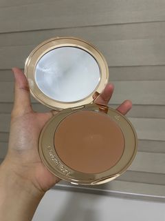 (Category: ) located in . Submitted by wardrobeclearance12 (Listing ID 1345063814, Image 1). Description: .