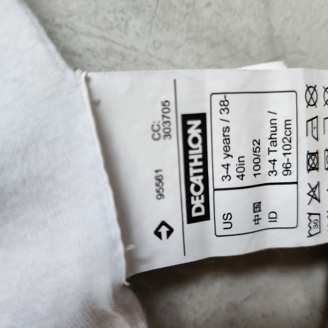 Decathlon White Shirts for Kids (Category: Babies & Kids Fashion) located in Rizal. Submitted by acs_747 (Listing ID 1345107206, Image 3). Description: 2 pcs Decathlon plain white shirts for 1 to 3 years old. P50 each..