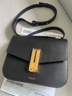 （分類：）位於 。 由 nonono67383 提交（商品編號 1344979268，圖片 1）。簡介： 。