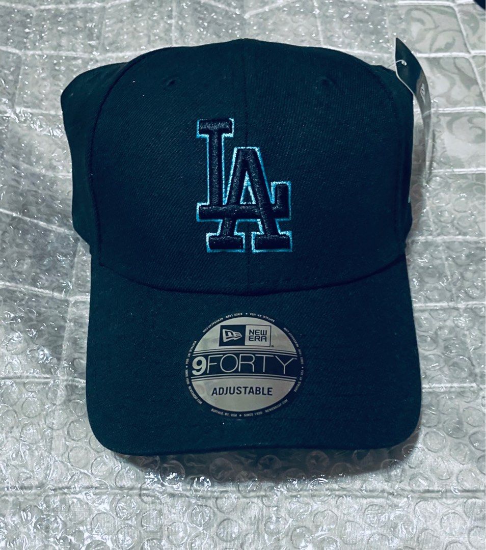 ERA Cap (Category: Caps & Hats) located in Singapore. Submitted by seriina (Listing ID 1344972413, Image 1). Description: Brand new Authentic ERA Cap Color - Black Due to the different monitor and light effects, the actual color of the item might be slightly different from the color shown in the pictures.