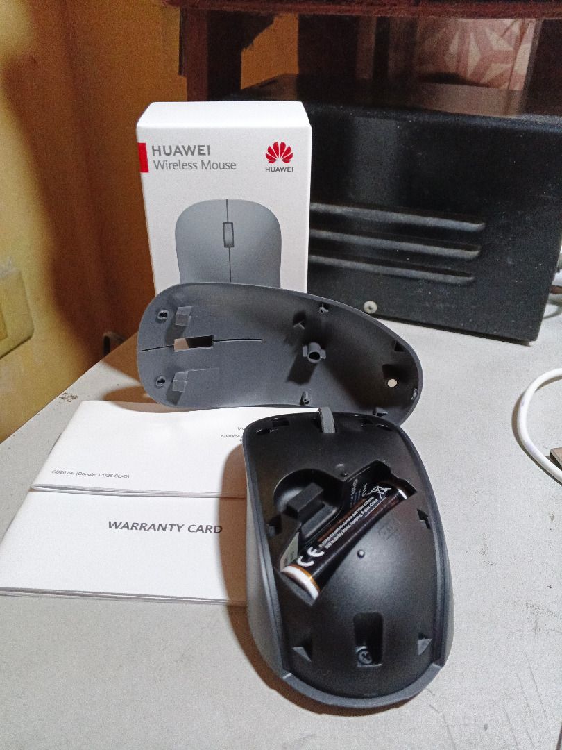 Huawei wireless mouse (Category: Mouse & Mousepads) located in Paranaque City. Submitted by rociarra2019-99005 (Listing ID 1344934838, Image 3). Description: PICK UP ONLY Unopened box you arrange for the rider.