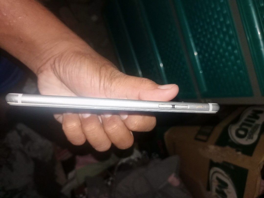 iPhone 6plus (Category: iPhone 6 Series) located in Cavite. Submitted by noriegayou99586 (Listing ID 1344987694, Image 2). Description: 💯‼️ RfS ‼️💯 Wifi✔️ Any sim✔️ Tempered glass✔️ My hard case✔️ Unli reset ✔️ 100%batt Health ✔️ No history of repair ✔️ No charger included, Or straight swap sa mas mtaas na unit 😅 or big screen den para sa sa anak ko kasi , iPhone 6+ Trece lang loc , pm sa interesado 3.5k fix , na 3k Last sagad.