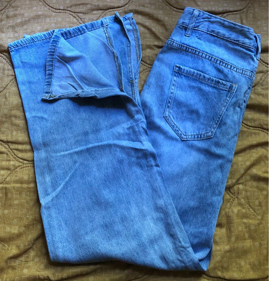 Jeans (Category: Jeans) located in Iriga City. Submitted by lovedeverything (Listing ID 1344991785, Image 3). Description: ⊹₊⟡⋆ PRELOVED CLOTHES ⊹₊⟡⋆ 🏷️ 150.00 Waist: 27-28 inch Length: 40-41 inch MOP: Gcash or Bank Transfer Location: Iriga City, Camarines Sur Shipping Courier: JNT or LBC Strictly no cancellation. Payment first basis. Shipping fee should be handled by the buyer. No to bugos buyer please! 🙏🏻🧿 #prelovedclothes.