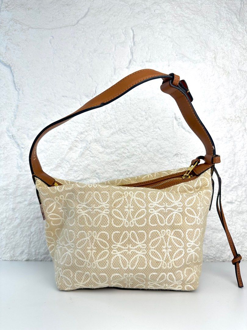 LOEWE Cubi Anagram (Category: Luxury Bags & Wallets) located in Manila. Submitted by luvluxe.mnl (Listing ID 1344938807, Image 1). Description: Small size but can fit a lot Super niceee Very good to excellent condition .