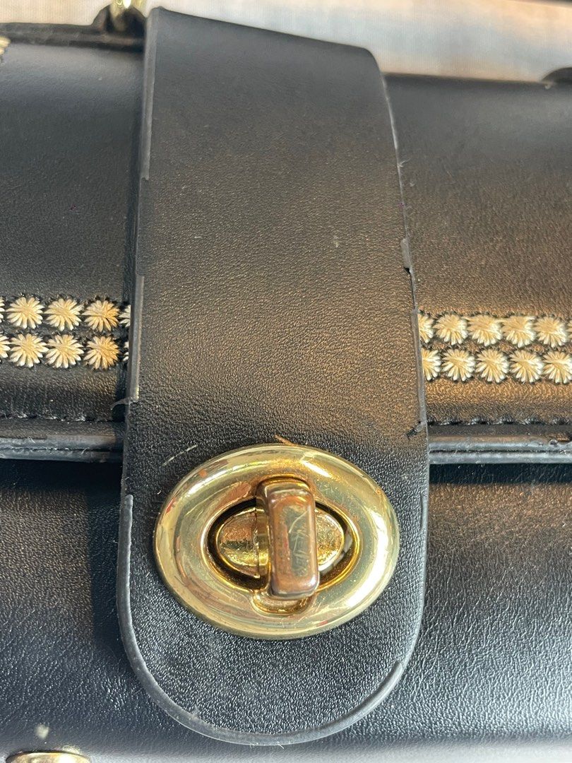 Mini Stitch Detail Twist Lock Flap Square Bag (Category: Luxury Bags & Wallets) located in Manila. Submitted by lov3ele (Listing ID 1344981814, Image 3). Description: ‧₊˚🖇️✩Preloved Bags Collection‧₊˚🖇️✩ 📍Sampaloc, Manila - GENERAL RULES & POLICIES - ೀ mop: bpi/gcash ೀ mod: jnt express (shipping every weekends only) ೀ strictly payment first before shipping ೀ sf will be shouldered by the buyer ೀ no return/refund. pls buy responsibly ೀ cancellat