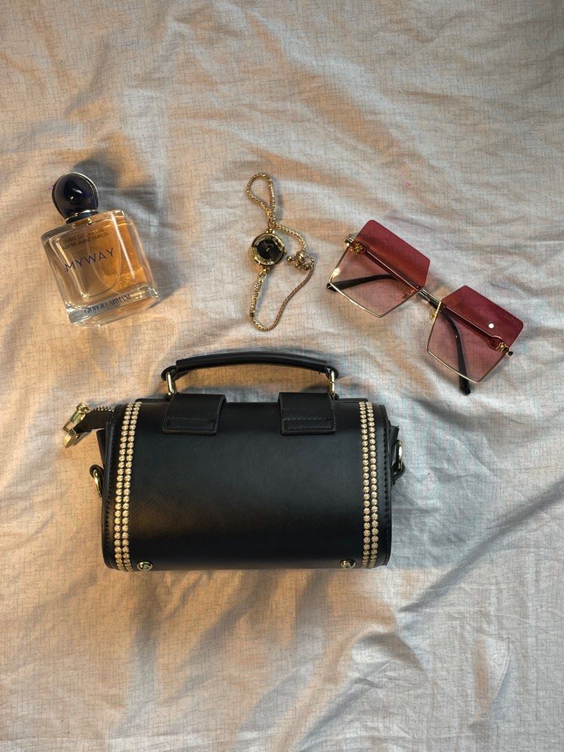 Mini Stitch Detail Twist Lock Flap Square Bag (Category: Luxury Bags & Wallets) located in Manila. Submitted by lov3ele (Listing ID 1344981814, Image 2). Description: ‧₊˚🖇️✩Preloved Bags Collection‧₊˚🖇️✩ 📍Sampaloc, Manila - GENERAL RULES & POLICIES - ೀ mop: bpi/gcash ೀ mod: jnt express (shipping every weekends only) ೀ strictly payment first before shipping ೀ sf will be shouldered by the buyer ೀ no return/refund. pls buy responsibly ೀ cancellat
