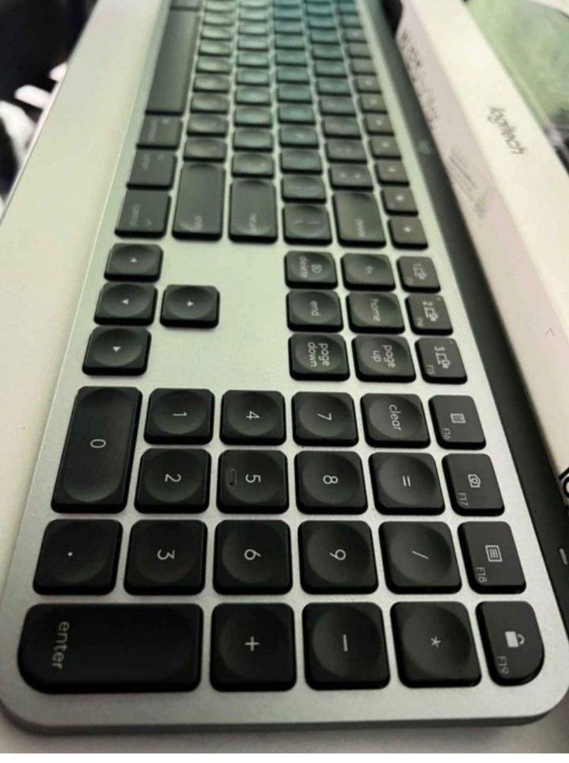 Mx key (Category: Computer Keyboard) located in Ipoh. Submitted by matthewkhor (Listing ID 1344975614, Image 2). Description: .