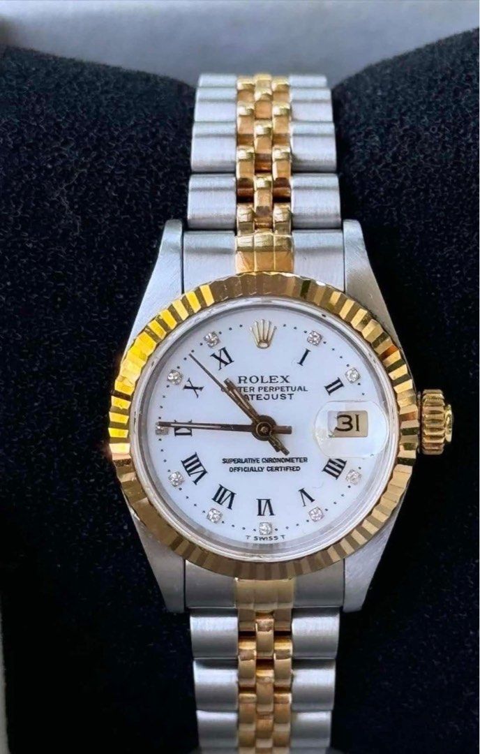Rolex 1995-1997 Datejust two toned 26mm (Category: Luxury Watches) located in Pasig City. Submitted by Watchaholics (Listing ID 1344988884, Image 2). Description: Rolex 1995-1997 Datejust two toned 26mm -Year model 1995-1997 -with box and cert -open for authentication For 285k You may DM or contact @ 09615077138 Thanks admin😉.