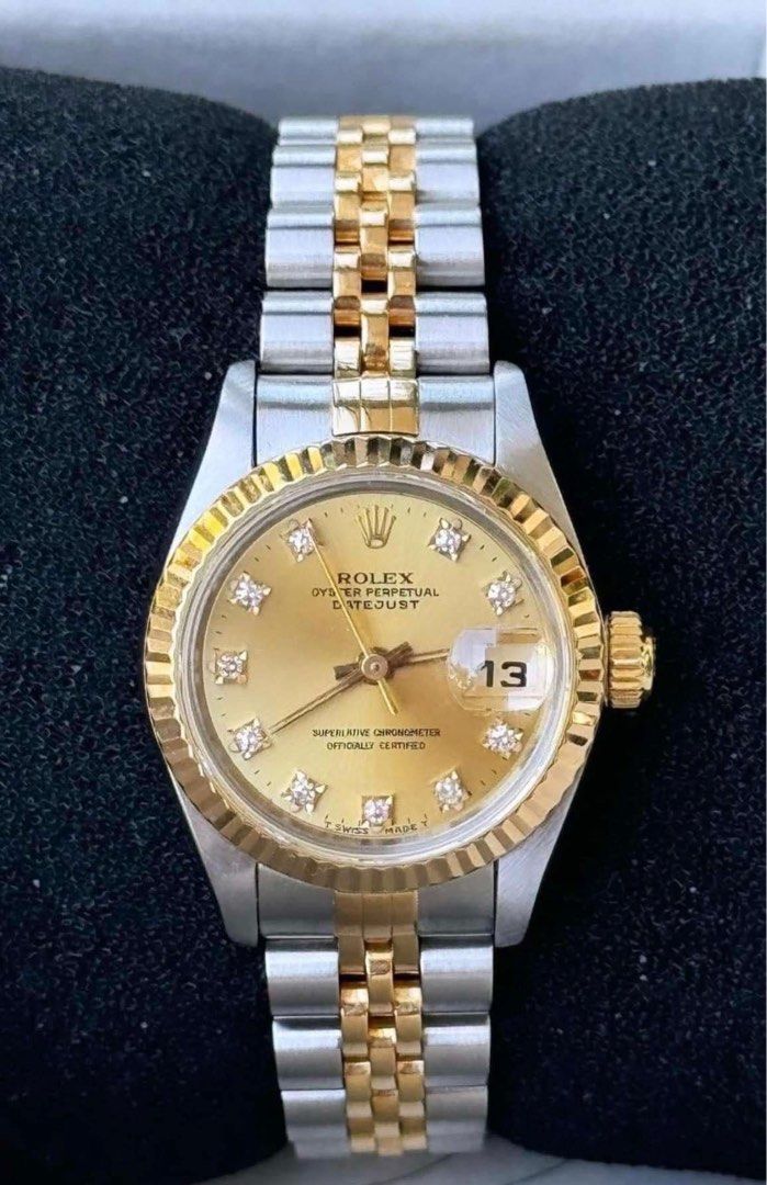 Rolex 1995-1997 Datejust two toned 26mm (Category: Luxury Watches) located in Pasig City. Submitted by Watchaholics (Listing ID 1344988884, Image 1). Description: Rolex 1995-1997 Datejust two toned 26mm -Year model 1995-1997 -with box and cert -open for authentication For 285k You may DM or contact @ 09615077138 Thanks admin😉.