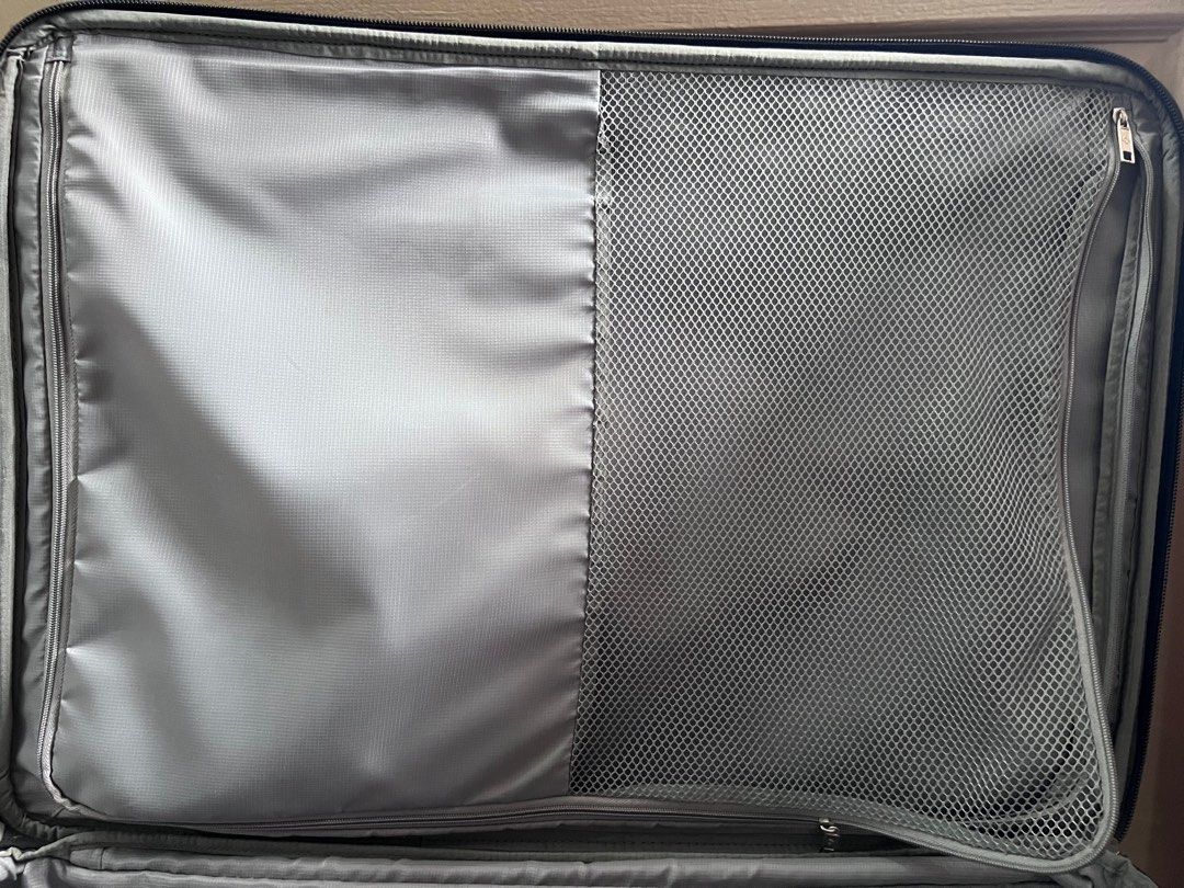 Samsonite (Category: Luggage) located in Cainta. Submitted by mc_chic (Listing ID 1345013215, Image 3). Description: 28” luggage Samsonite brand Very sturdy Everything in working condition Needs cleaning Expandable .