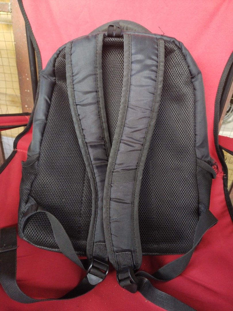 Samsonite Backpack Bag (Category: Backpacks) located in Kuala Lumpur. Submitted by seongliew153636 (Listing ID 1345015821, Image 3). Description: Original : Samsonite Backpack Bag Showroom Demo Unit Few Units Available Offer Item : Like New In Good Condition Postage : Yes Cod : Taman Gembira NO SMS........ Call or WhatsA 011-5999-65-03 Call More Other Item.