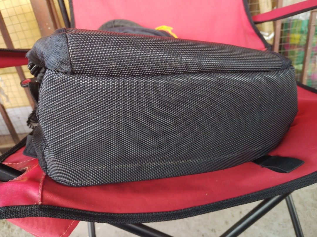 Samsonite Backpack Bag (Category: Backpacks) located in Kuala Lumpur. Submitted by seongliew153636 (Listing ID 1345015821, Image 2). Description: Original : Samsonite Backpack Bag Showroom Demo Unit Few Units Available Offer Item : Like New In Good Condition Postage : Yes Cod : Taman Gembira NO SMS........ Call or WhatsA 011-5999-65-03 Call More Other Item.