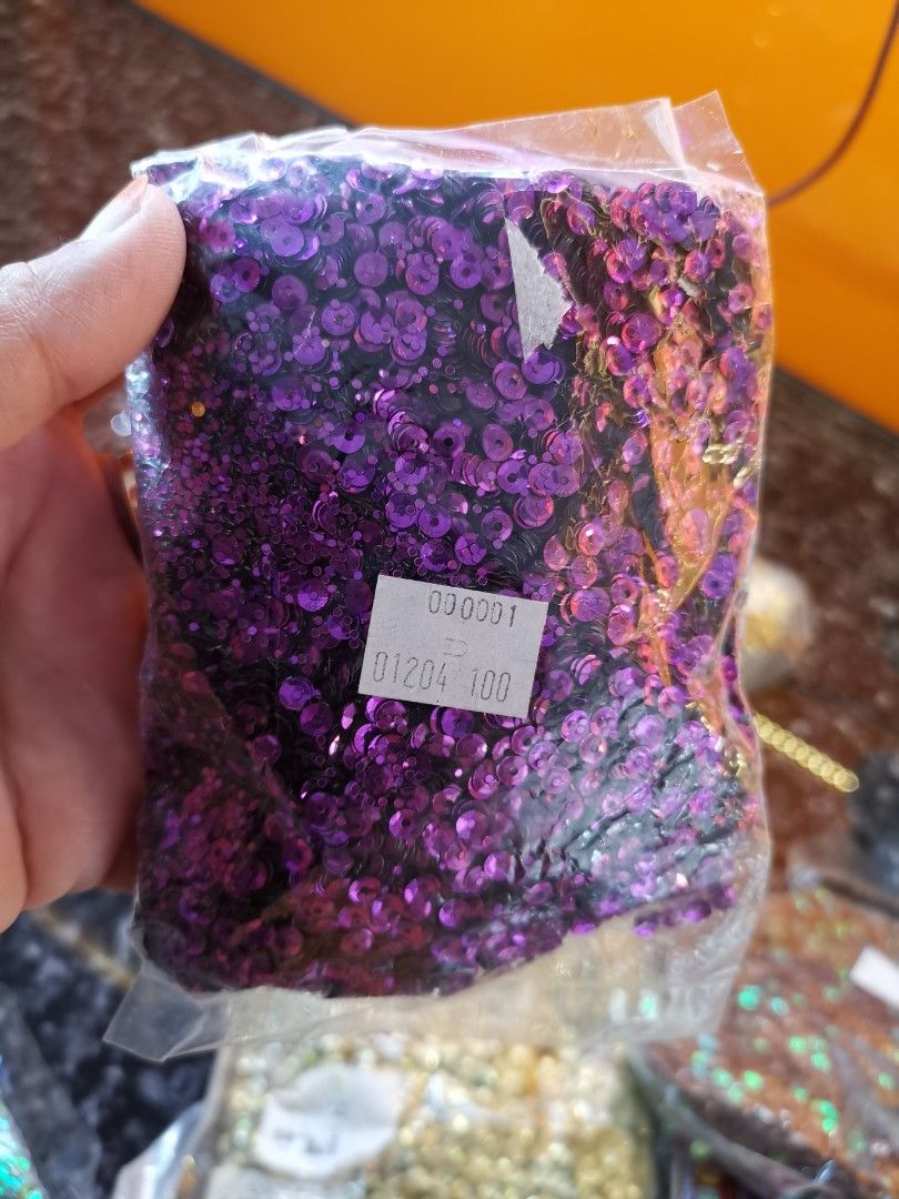 sequins (Category: Activewear) located in Singapore. Submitted by paraha (Listing ID 1344972569, Image 3). Description: many sequins i have. i am clear my space.big 1 pck 2. 5 dollars. small 1 doller..