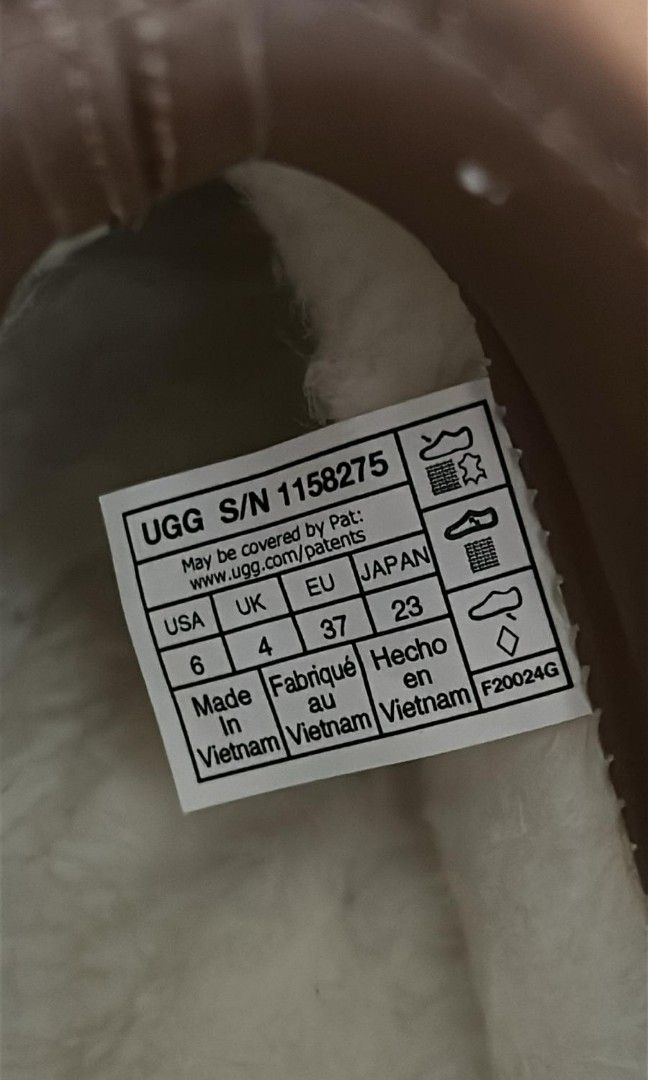 UGG Boot (Category: Boots) located in Singapore. Submitted by moneyfull (Listing ID 1344939684, Image 5). Description: I bought this in Japan and realised that I got the wrong size. This is good a new..