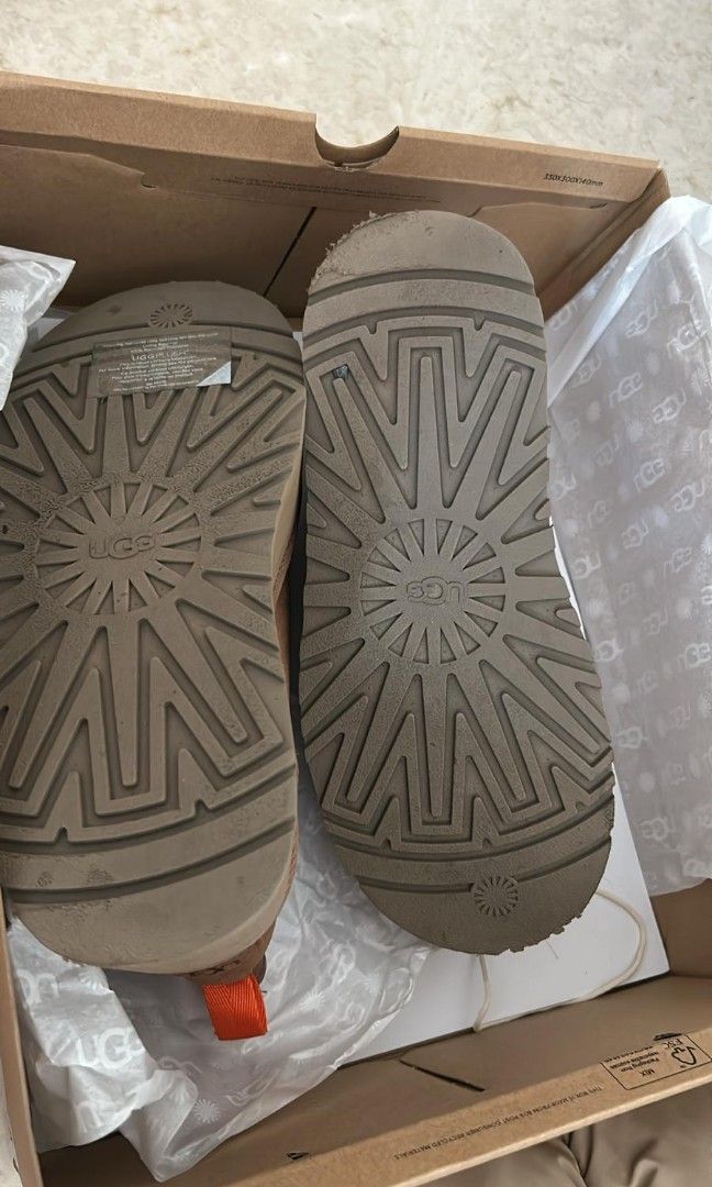 UGG Boot (Category: Boots) located in Singapore. Submitted by moneyfull (Listing ID 1344939684, Image 3). Description: I bought this in Japan and realised that I got the wrong size. This is good a new..