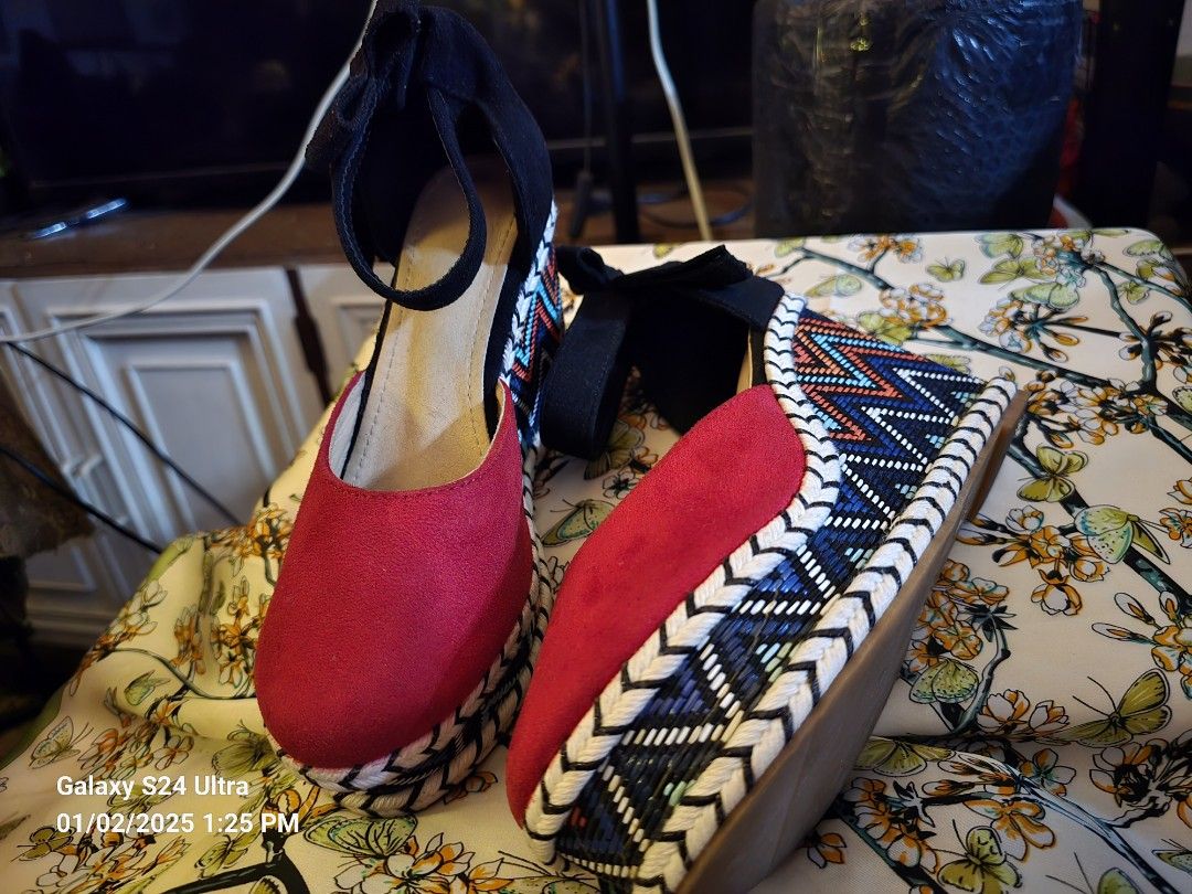 Wedge Shoes (Category: Dress Shoes) located in Quezon City. Submitted by 3mlab (Listing ID 1344978028, Image 1). Description: For Sale or For Swap wedge shoes for women size 6. true to its size gamuza or suede heels : 10cm or 3.9 inches very nice in actual.