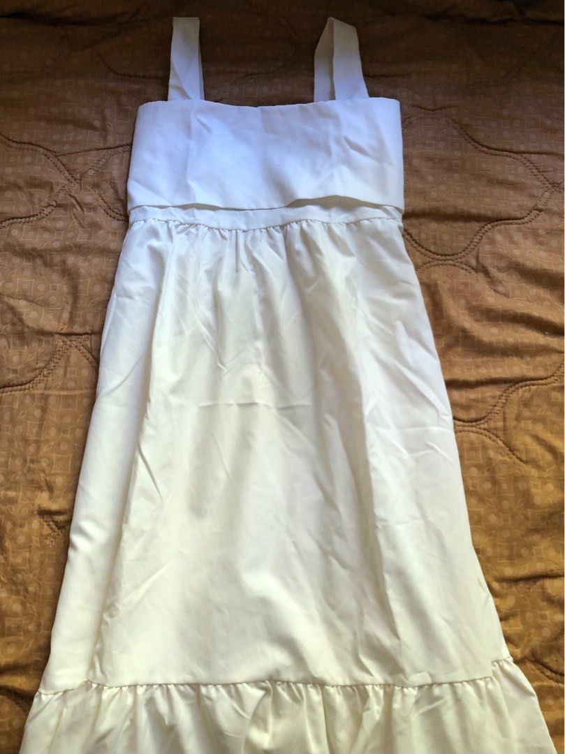 White Dress (Category: Dresses) located in Iriga City. Submitted by lovedeverything (Listing ID 1344998956, Image 1). Description: ⊹₊⟡⋆ PRELOVED CLOTHES ⊹₊⟡⋆ 🏷️ 300.00 Size: S-M MOP: Gcash or Bank Transfer Location: Iriga City, Camarines Sur Shipping Courier: JNT or LBC Strictly no cancellation. Payment first basis. Shipping fee should be handled by the buyer. No to bugos buyer please! 🙏🏻🧿 #prelovedclothes .