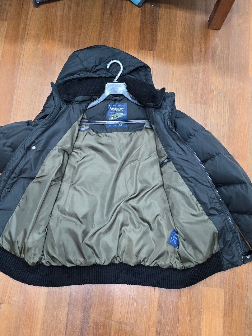 Winter Jacket (Category: Coats, Jackets and Outerwear) located in Singapore. Submitted by waking74 (Listing ID 1345066261, Image 3). Description: Used less than 10 times. Have washed and stored in cupboard. Selling it as I bought a new one..