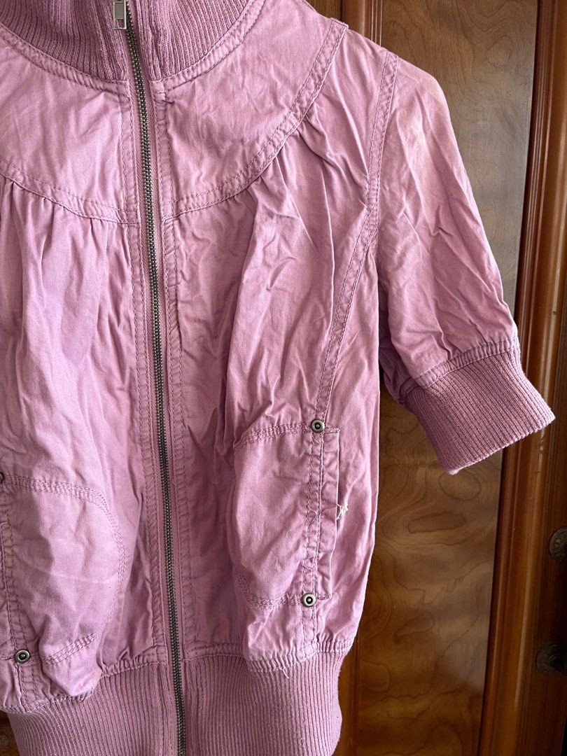 vintage Y2K Light Violet Vest Top (Category: Blouses) located in Bayombong. Submitted by vintednivia (Listing ID 1344959226, Image 3). Description: small-medium needs washing a bit dusty 🌫️.