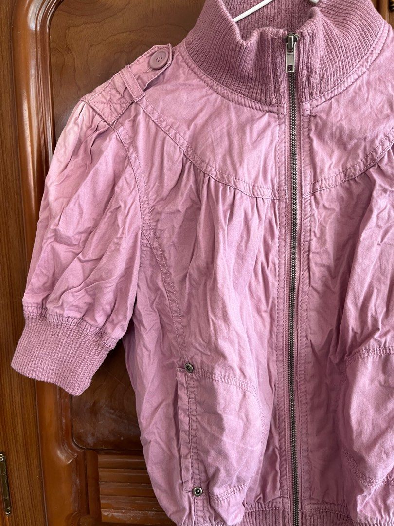 vintage Y2K Light Violet Vest Top (Category: Blouses) located in Bayombong. Submitted by vintednivia (Listing ID 1344959226, Image 2). Description: small-medium needs washing a bit dusty 🌫️.