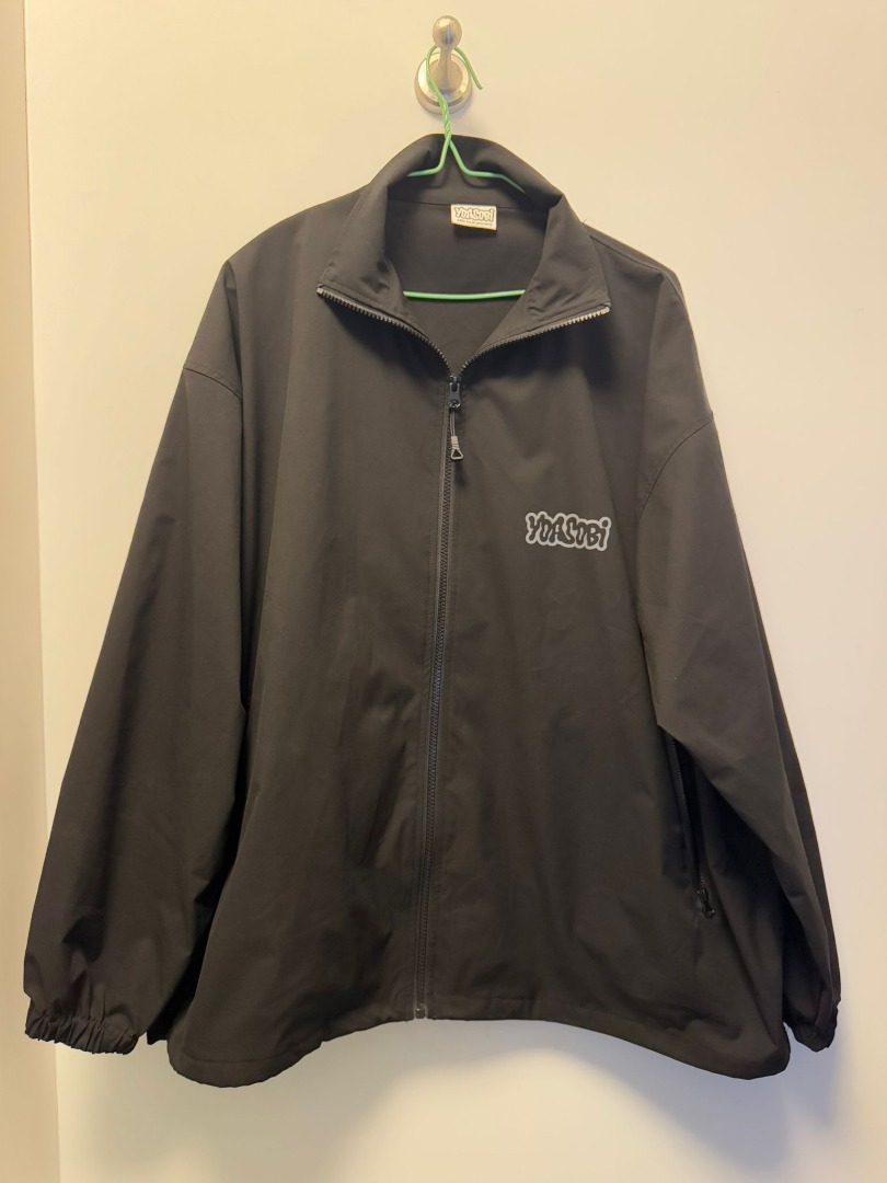 YOASOBI SURREALISM Track Jacket (M size), 男裝, 外套及戶外衣服- Carousell