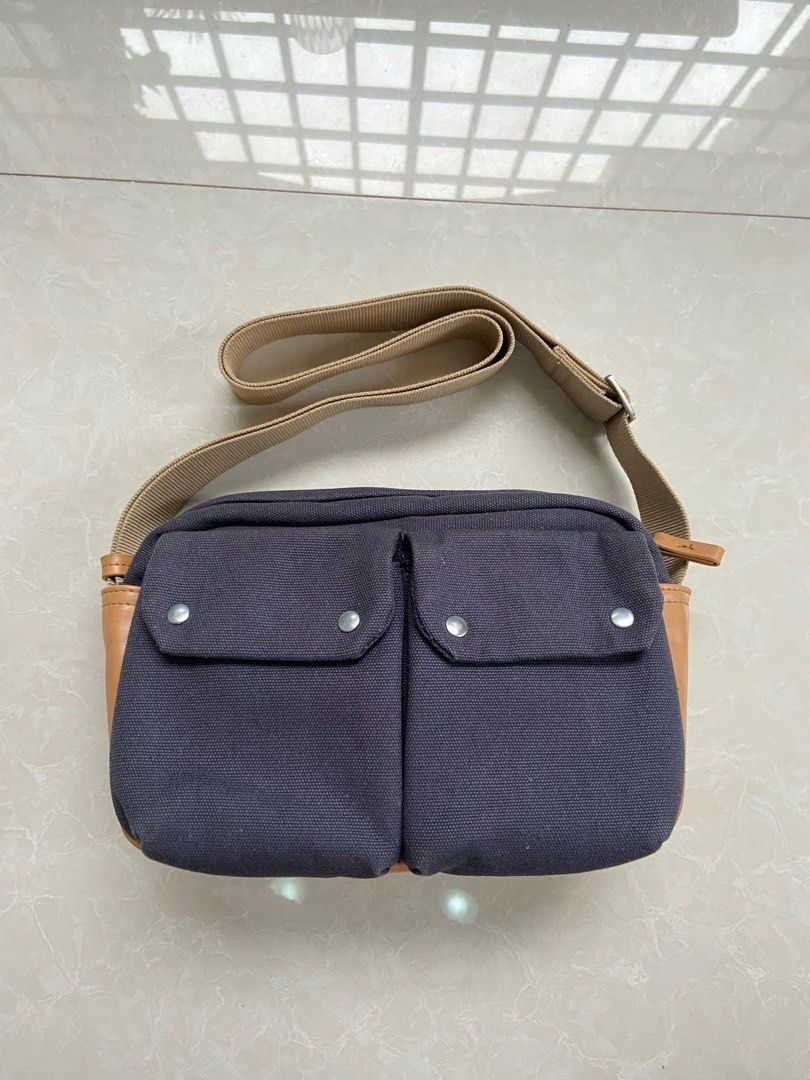 Zara Canvas Crossbody bag (Category: Sling Bags) located in Santa Maria. Submitted by lemuelrams (Listing ID 1345051865, Image 1). Description: .