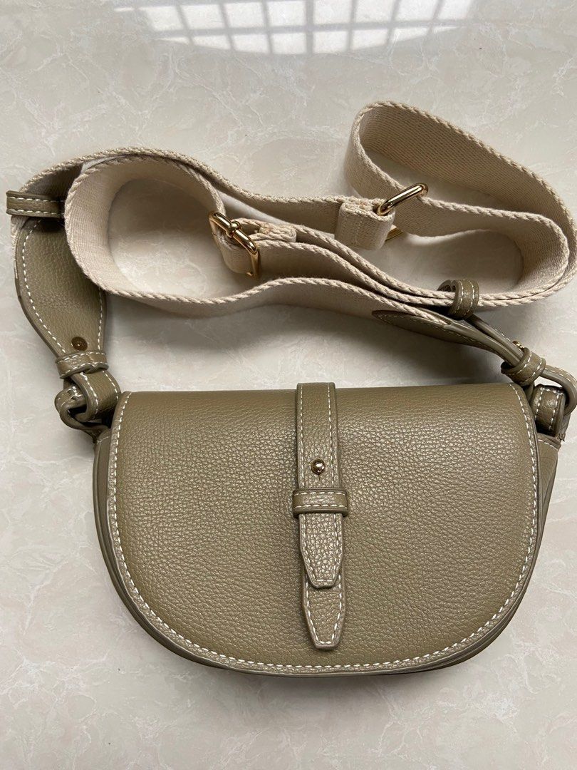 Zara saddle bag (Category: Cross-body Bags) located in Santa Maria. Submitted by lemuelrams (Listing ID 1345050531, Image 1). Description: used once sa event.