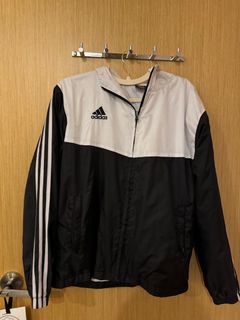 (Category: ) located in . Submitted by van.closet (Listing ID 1348599422, Image 1). Description: .
