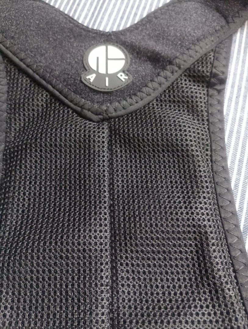Allbaro Posture Corrector ( back support) (Category: Braces, Support & Protection) located in Cabadbaran. Submitted by ztsfinds (Listing ID 1348467993, Image 3). Description: This is a curated ukay.Last 3 pics are not mine, it's from Google. 📌Allbaro Posture Corrector Size: Large.