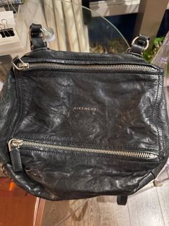 (Category: ) located in . Submitted by closet.4021 (Listing ID 1348608448, Image 1). Description: .