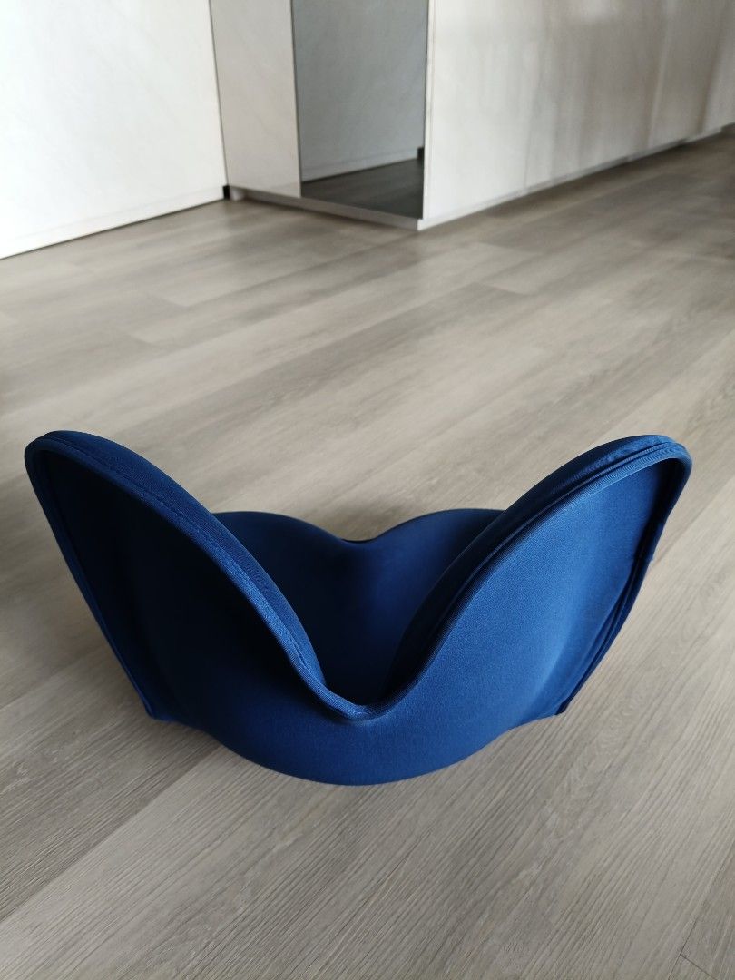Back support ( Posture support) (Category: Chairs) located in Singapore. Submitted by des68 (Listing ID 1348518166, Image 3). Description: ✓Brand name - STYLE ✓Bought $100+ ✓Posture support chair ✓Place it on top of any of your chair ✓For excellent lower back support ✓Nice vibrant blue 🔵 color ✓Hardly used as we have other chairs ✓Condition 9.9/10 as good as new.
