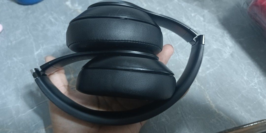 Beats Studio 3 (Category: Headphones & Headsets) located in Caloocan City. Submitted by leighscloset (Listing ID 1348480498, Image 3). Description: Preloved BEATS STUDIO 3 headphones mignight black has some minor scratches due to usage but still in perfect condition (no box) Description: Overview Hear the music. Not the noise. Introducing the Beats Studio3 Wireless, featuring Beats Pure Adaptive Noise Canceling (Beats Pure ANC) and the Apple W1 c
