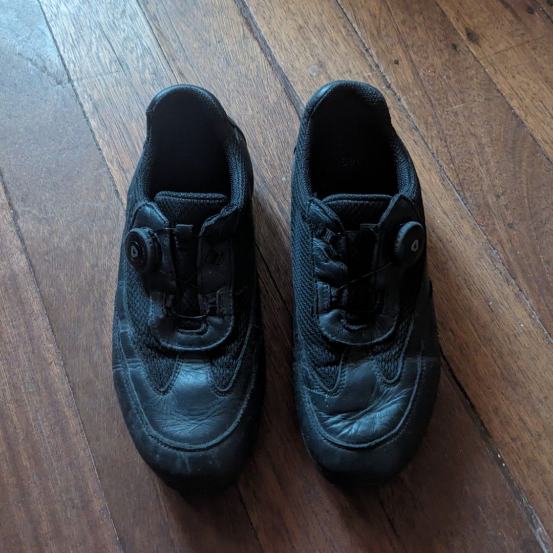Boa Shoes (Category: Sneakers) located in Dasmarinas. Submitted by _thrift.lang_ (Listing ID 1348528324, Image 2). Description: Black Shoes Boa Size 42 1300 Dasmariñas Cavite Meet up or Delivery.