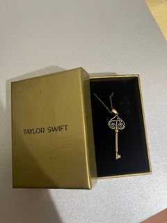 Capture it remember it Taylor Swift necklace