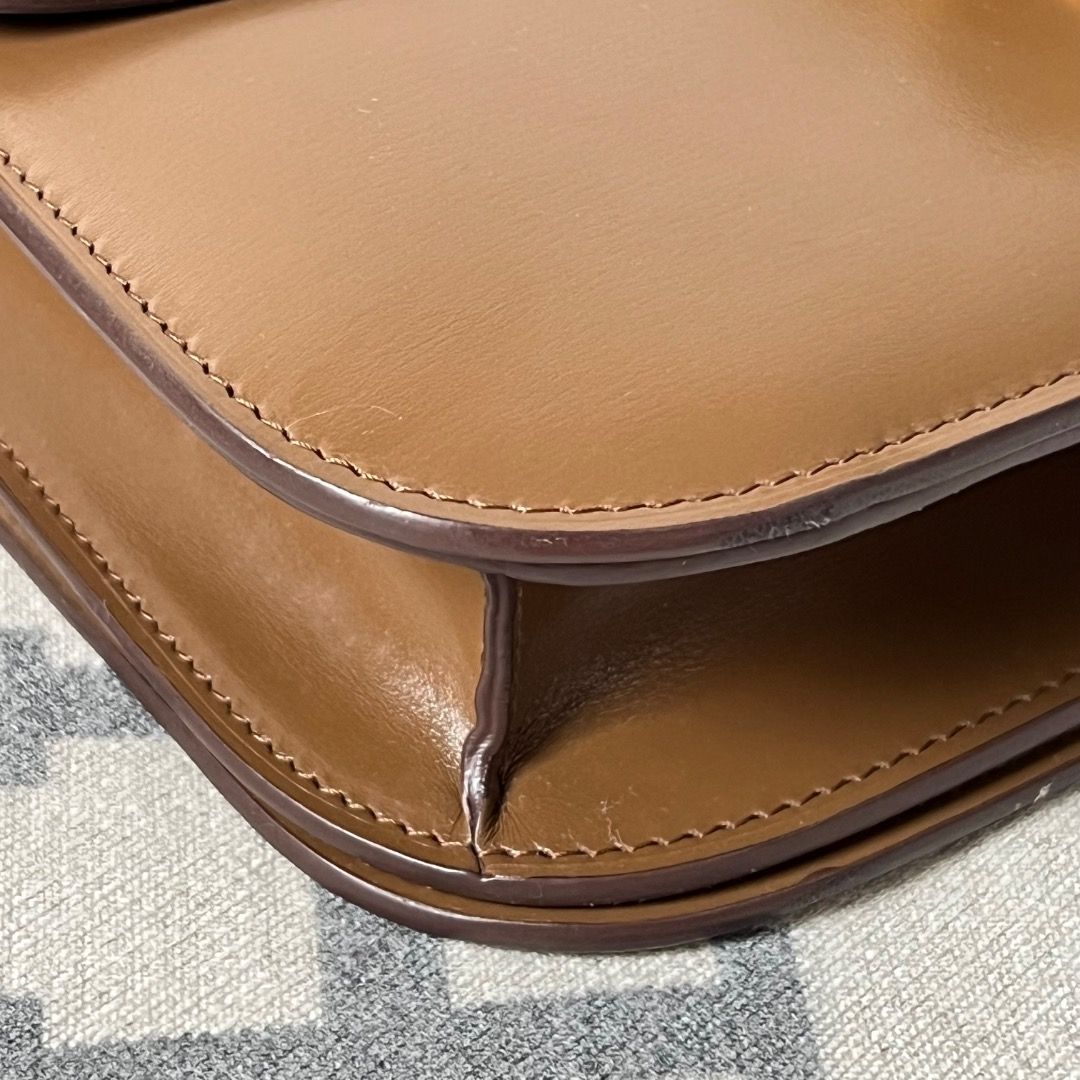 Céline Celine Brown Medium Calfskin Classic Box Bag (Category: Luxury Bags & Wallets) located in Antipolo. Submitted by chanchimj (Listing ID 1348478930, Image 3). Description: Material: Calfskin Leather RANK B Condition This item has been used and may have some minor flaws. Before purchasing, please refer to the images for the exact condition of the item. Kindly message us for the additional detailed photos. Thank you! 🔹No inclusions since this