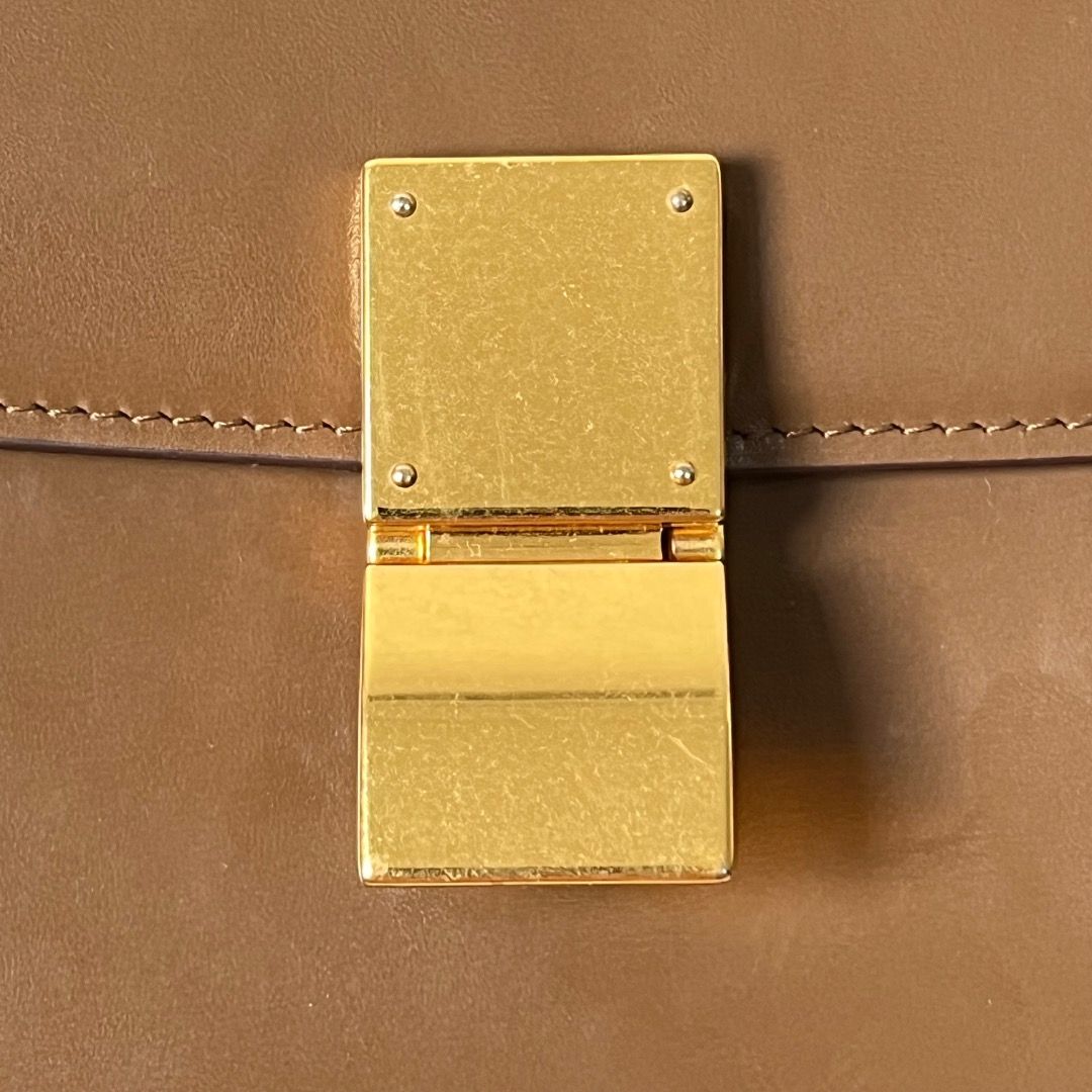 Céline Celine Brown Medium Calfskin Classic Box Bag (Category: Luxury Bags & Wallets) located in Antipolo. Submitted by chanchimj (Listing ID 1348478930, Image 2). Description: Material: Calfskin Leather RANK B Condition This item has been used and may have some minor flaws. Before purchasing, please refer to the images for the exact condition of the item. Kindly message us for the additional detailed photos. Thank you! 🔹No inclusions since this