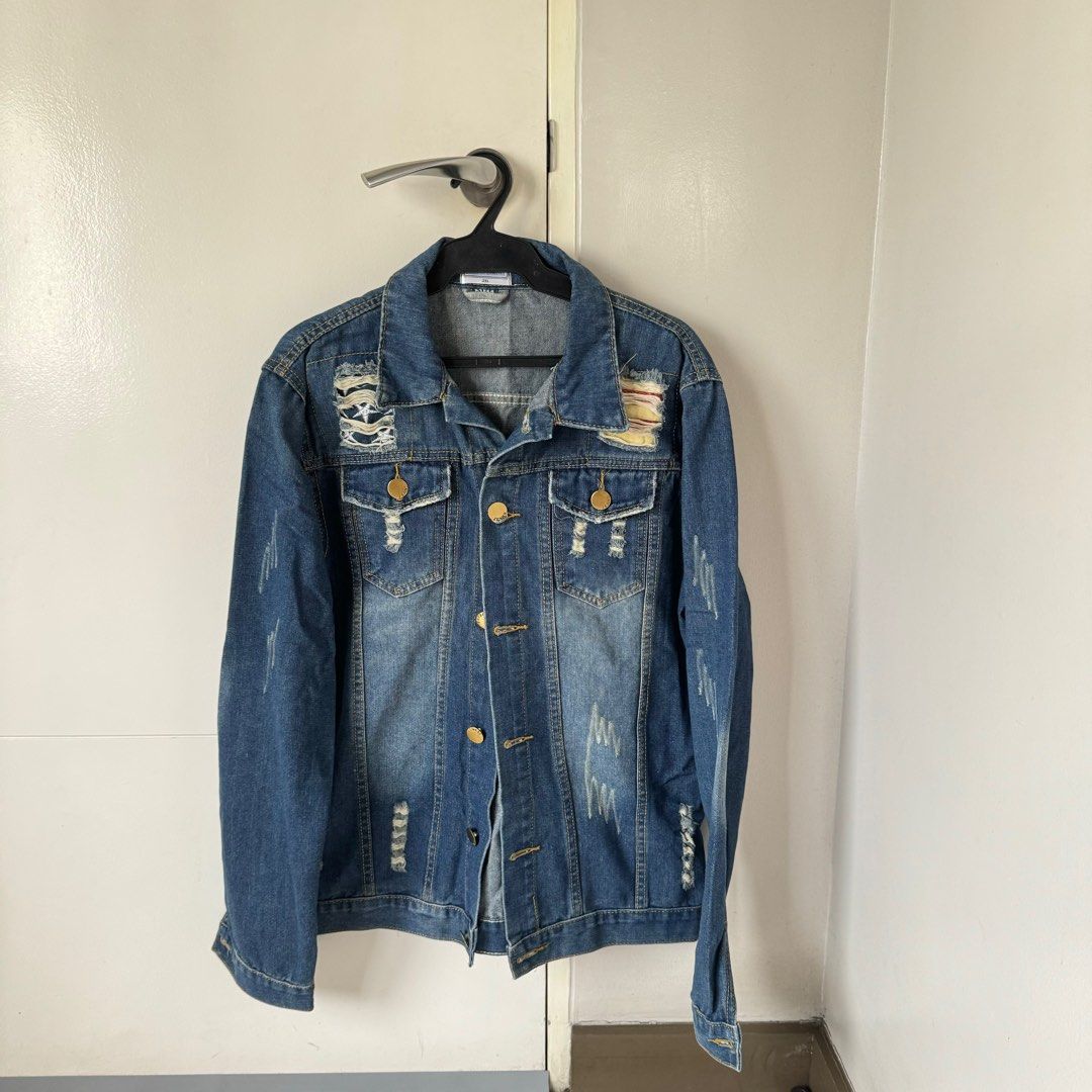 Denim Jacket (Category: Coats, Jackets and Outerwear) located in Quezon City. Submitted by luvluva (Listing ID 1348525749, Image 1). Description: .