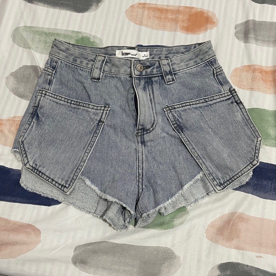 Denim Shorts (Category: Shorts) located in Cavite. Submitted by mxdesiree (Listing ID 1348471061, Image 1). Description: 💕💗 pre-loved item 💕💗 * Color: Denim * Size: Small - Medium (Short shorts) * Can send pictures and videos for more accuracy * MOP: Gcash * MOD: JNT, JRT Express, Lalamove (buyer can book on their own).