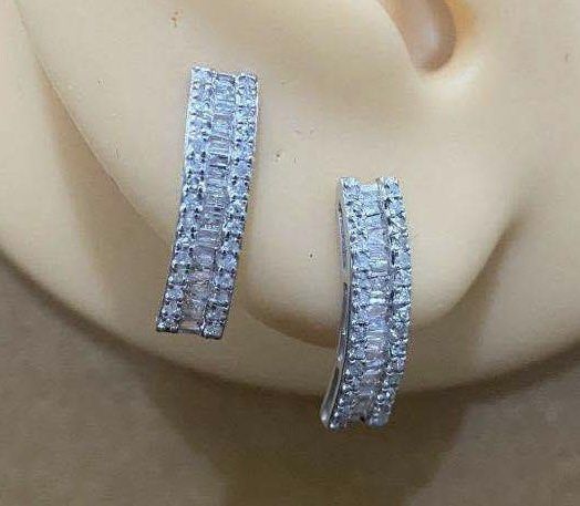 Half loop diamond earrings (Category: Earrings) located in Iloilo. Submitted by cheenaaa (Listing ID 1348495905, Image 1). Description: .34 ct natural diamonds in 18k Japan white gold .