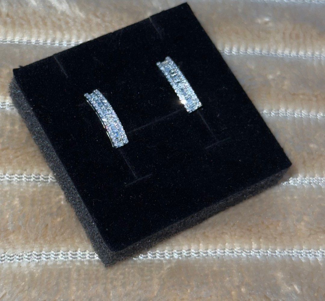 Half loop diamond earrings (Category: Earrings) located in Iloilo. Submitted by cheenaaa (Listing ID 1348495905, Image 2). Description: .34 ct natural diamonds in 18k Japan white gold .