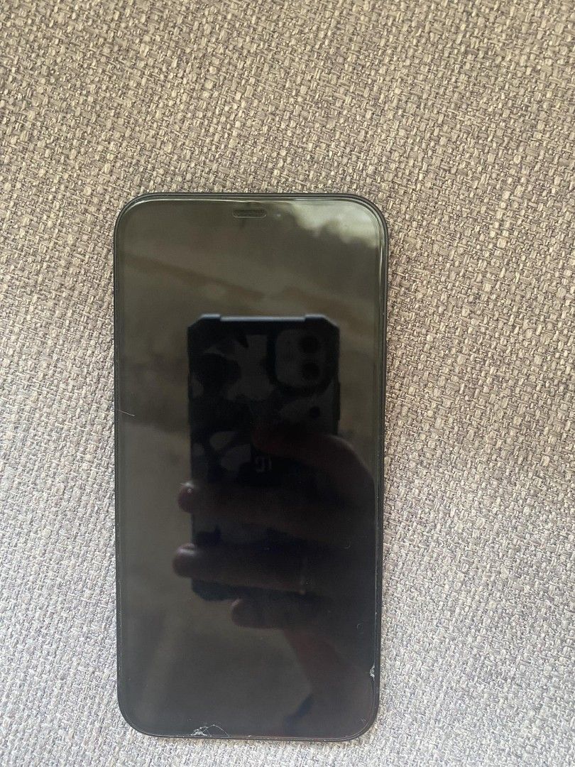Iphone 12 with free cases (Category: iPhone 12 Series) located in Manila. Submitted by ailaarv (Listing ID 1348498191, Image 3). Description: **rush lightly used, lady owned 81%batt 64gb rfs already bought a new phone has a receipt and box true tone working face ID free cases (as seen in the posted pics) super okay ng cam makinis with no history of repairs. hindi rin naopen or nasiraan inside dm for more deets..