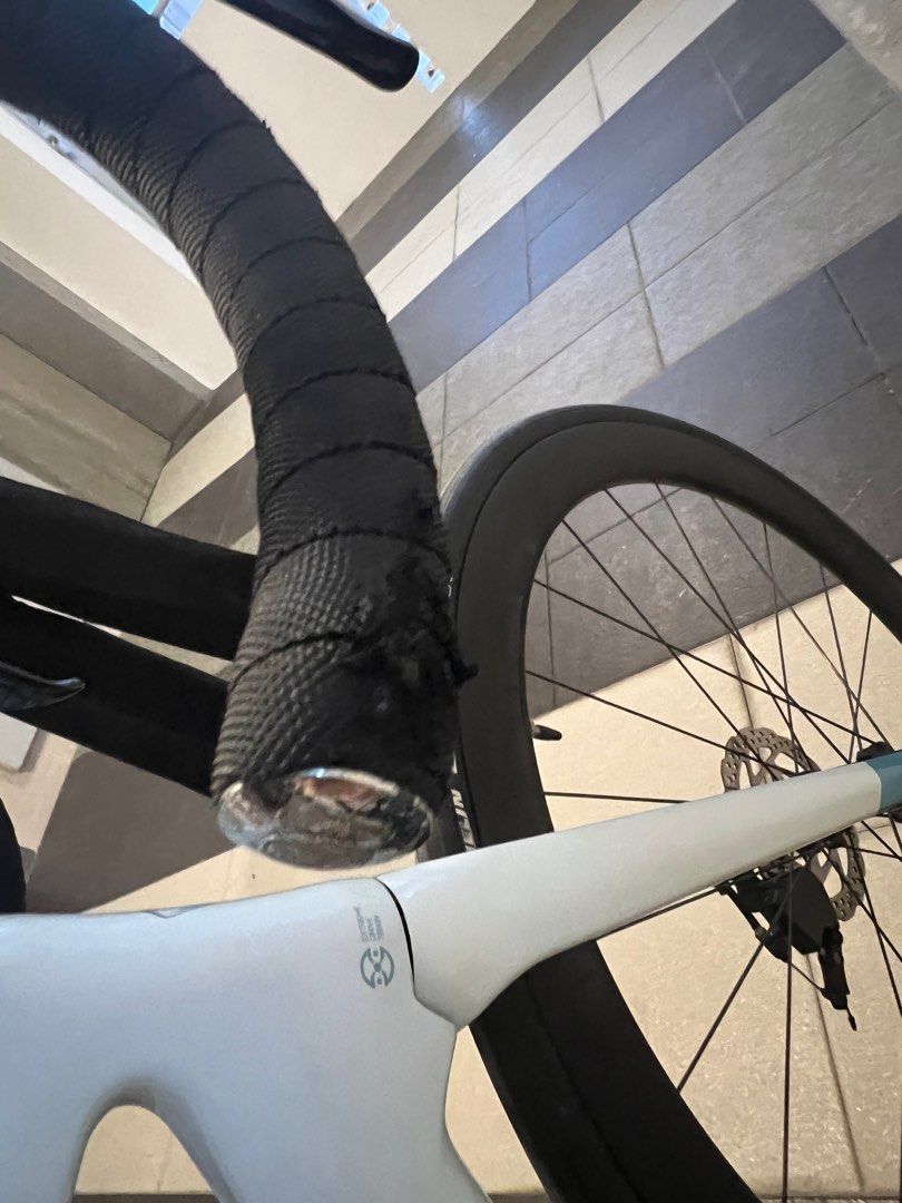 Java J Air Fuoco (Category: Bicycles) located in Singapore. Submitted by kny001 (Listing ID 1348573659, Image 4). Description: condition 8/10! , less than 2K mileage, comes with 2 bottle cage and a Giant Approach saddle, have minor scratch on right shifter and handle grip Frame size: 52 Specifications: Frame: carbon with UCI certified Fork: Carbon Shifter: Shimano 105 R7000,11 speed Front derailleur: Shimano 105 R7000 Rear derailleur: Shimano 105