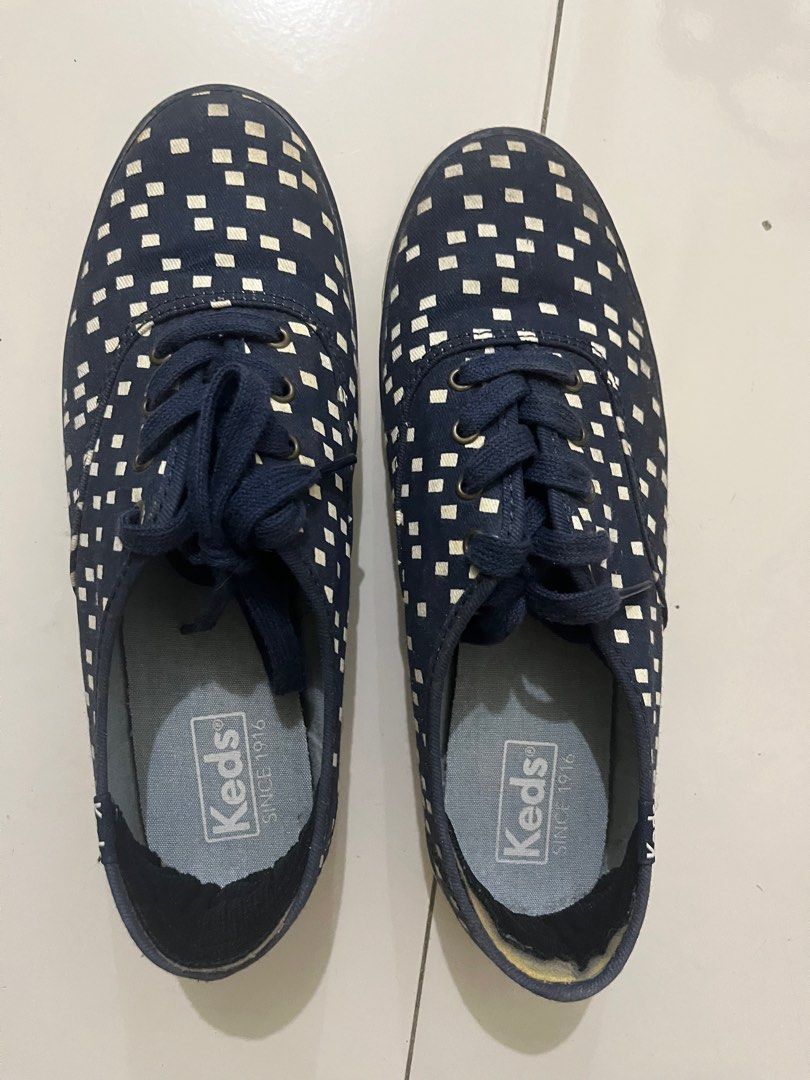keds sneakers (Category: Sneakers) located in Mandaluyong City. Submitted by 4everhappee (Listing ID 1348552723, Image 1). Description: size 6.5 color navy blue.