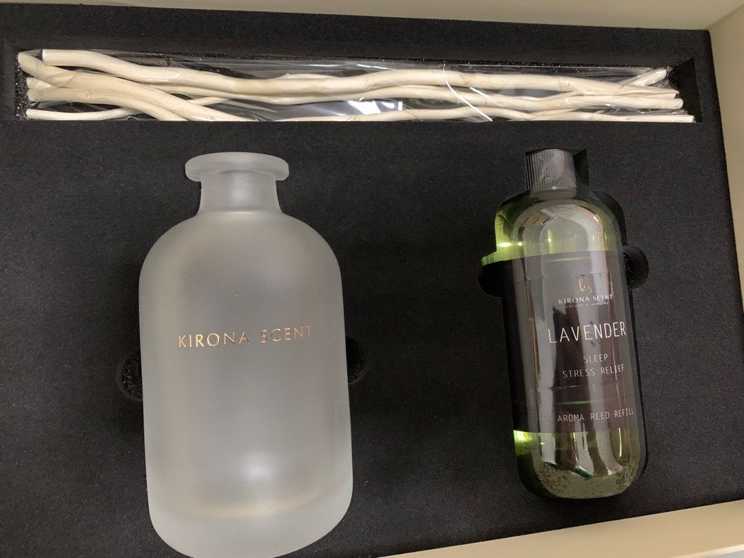 Kirona Diffuser (Category: Home Fragrance) located in Singapore. Submitted by onglailai00 (Listing ID 1348618026, Image 2). Description: Box Includes: 1x Empty Aura Reed Diffuser 1x Premium 250ml Reed Refill 2 Set of 5x Willow Wood Reed Sticks.