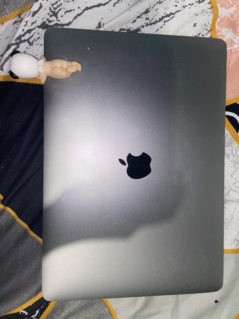 MACBOOK PRO 2020 13” (Category: Laptops & Notebooks) located in San Pedro. Submitted by julianasumalabe (Listing ID 1348448300, Image 3). Description: Bought brand new. No repairs have been made Good Condition Price slightly negotiable.