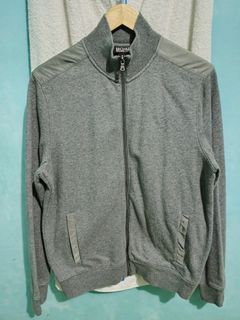 (Category: ) located in . Submitted by thriftninoy (Listing ID 1348627729, Image 1). Description: .