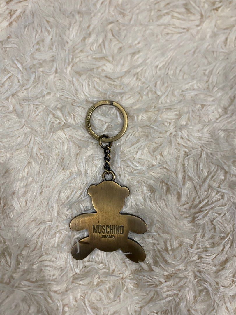 MOSCHINO KEY RING (Category: Luxury Accessories) located in Naga. Submitted by sislovesme (Listing ID 1348625777, Image 2). Description: •9.5/10 CONDITION •AUTHENTIC •NO FLAWS.