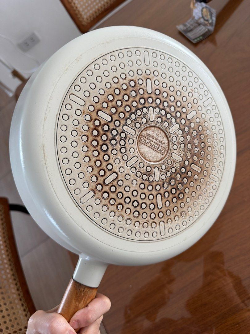 Neoflam Fika Frying Pan 28cm (Category: Cookware & Accessories) located in Quezon City. Submitted by heylouise (Listing ID 1348577582, Image 2). Description: .